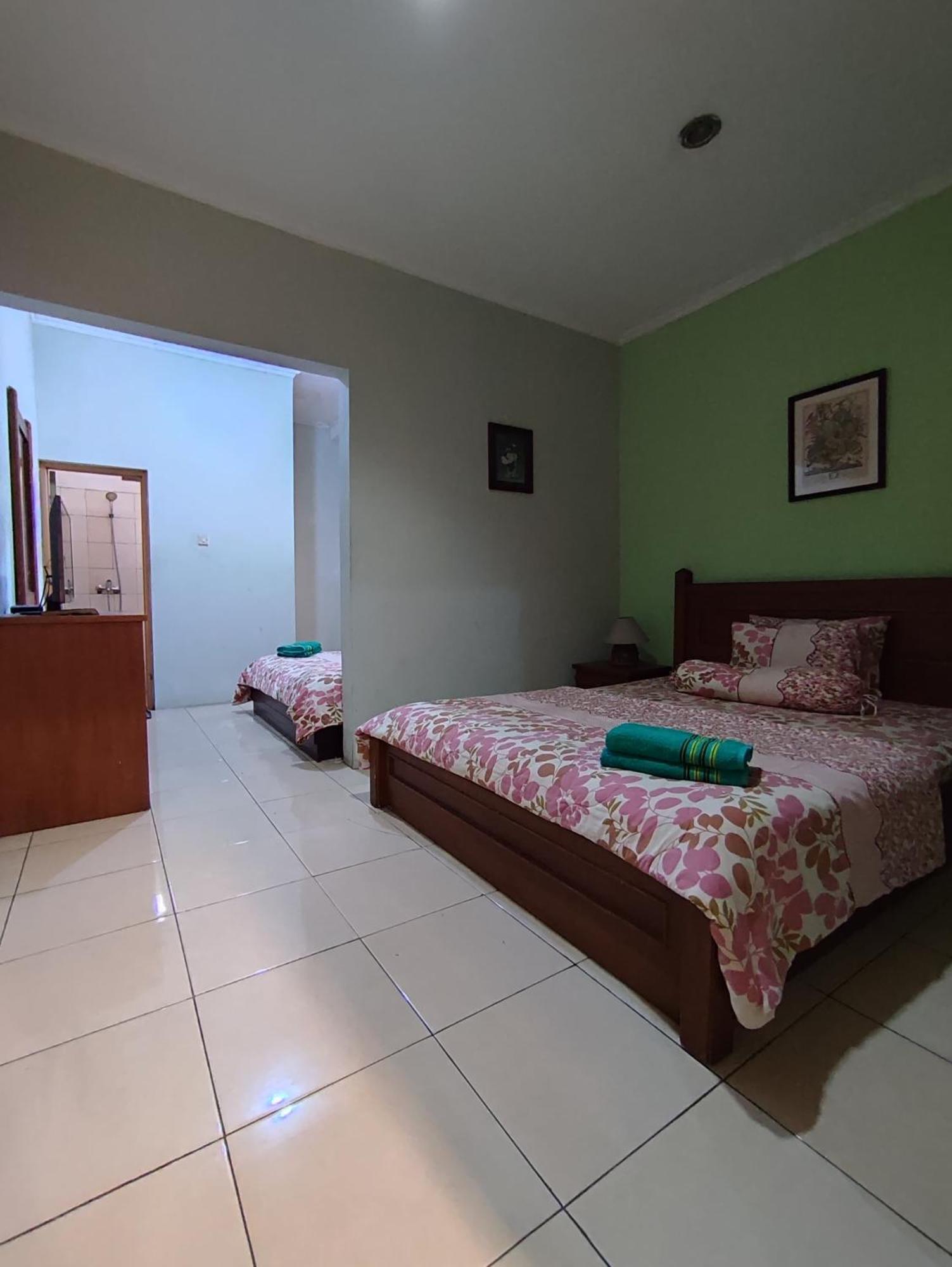 Maribaya Family Guest House Syariah Lembang Exteriér fotografie